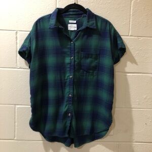 American Eagle AHH-amazing Soft Green & Blue Plaid Button Down Short Sleeve